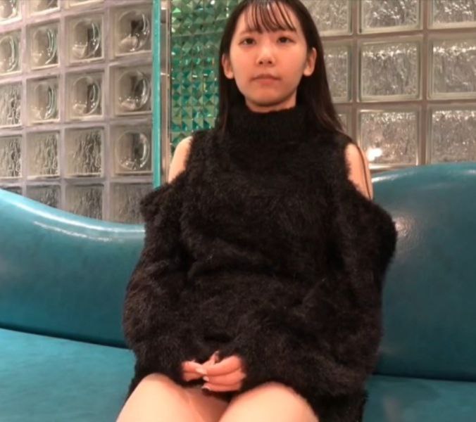 青梅竹马第一次我出差不在家，女友自慰给我看